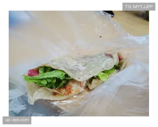 扎克拉文豪宅里随手做的早餐,比我一个月工资还讲究 扎克拉文豪宅里随手做的早餐,比我一个月工资还讲究