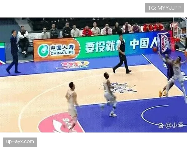 篮球比赛中扣篮干扰规则如何判罚?详解判定标准与应用场景 篮球比赛中扣篮干扰规则如何判罚?详解判定标准与应用场景